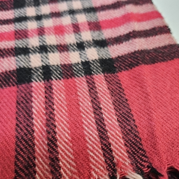 Burberry Fuchsia Pink Classic Plaid Winter Fringe Scarf - Picture 4 of 4